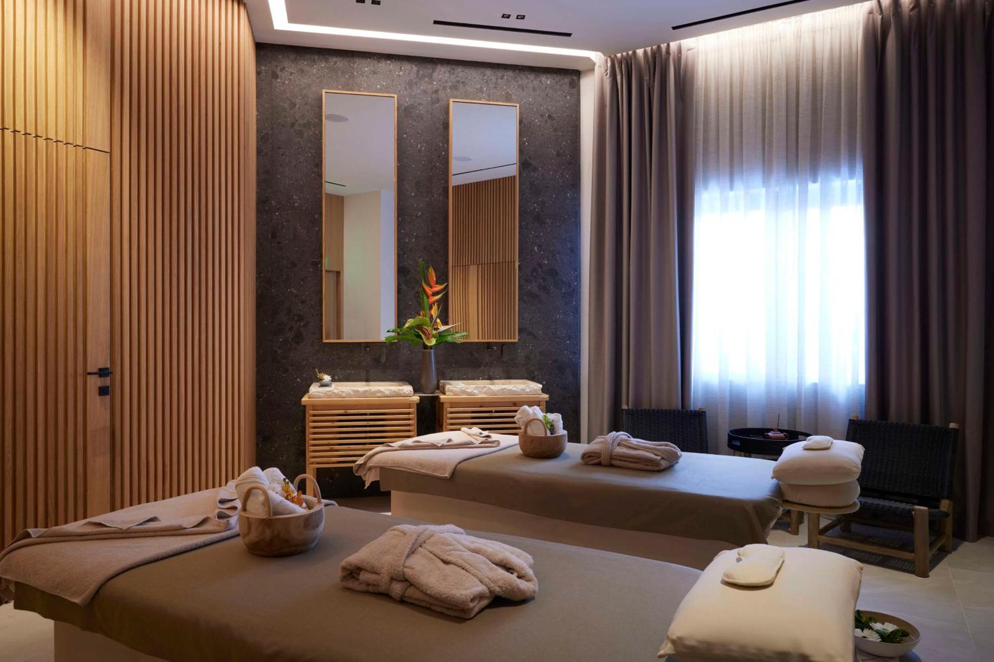 Dusit Hotel